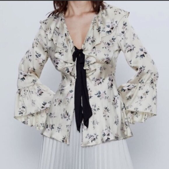 Zara floral Lace Satin Blouse with ruffle sleeves size Medium - Picture 5 of 14